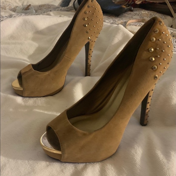 Shoes - Picture 1 of 14